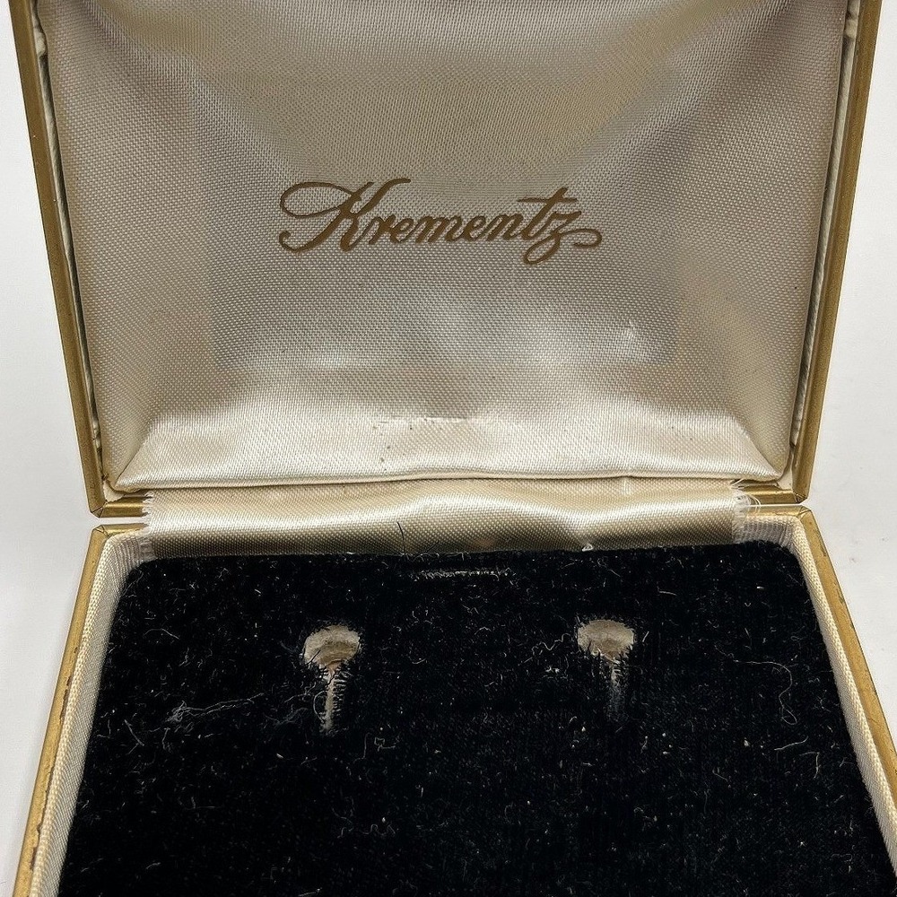 Vintage Krementz Cream Faux Leather Jewelry Box Small Clamshell Display Case